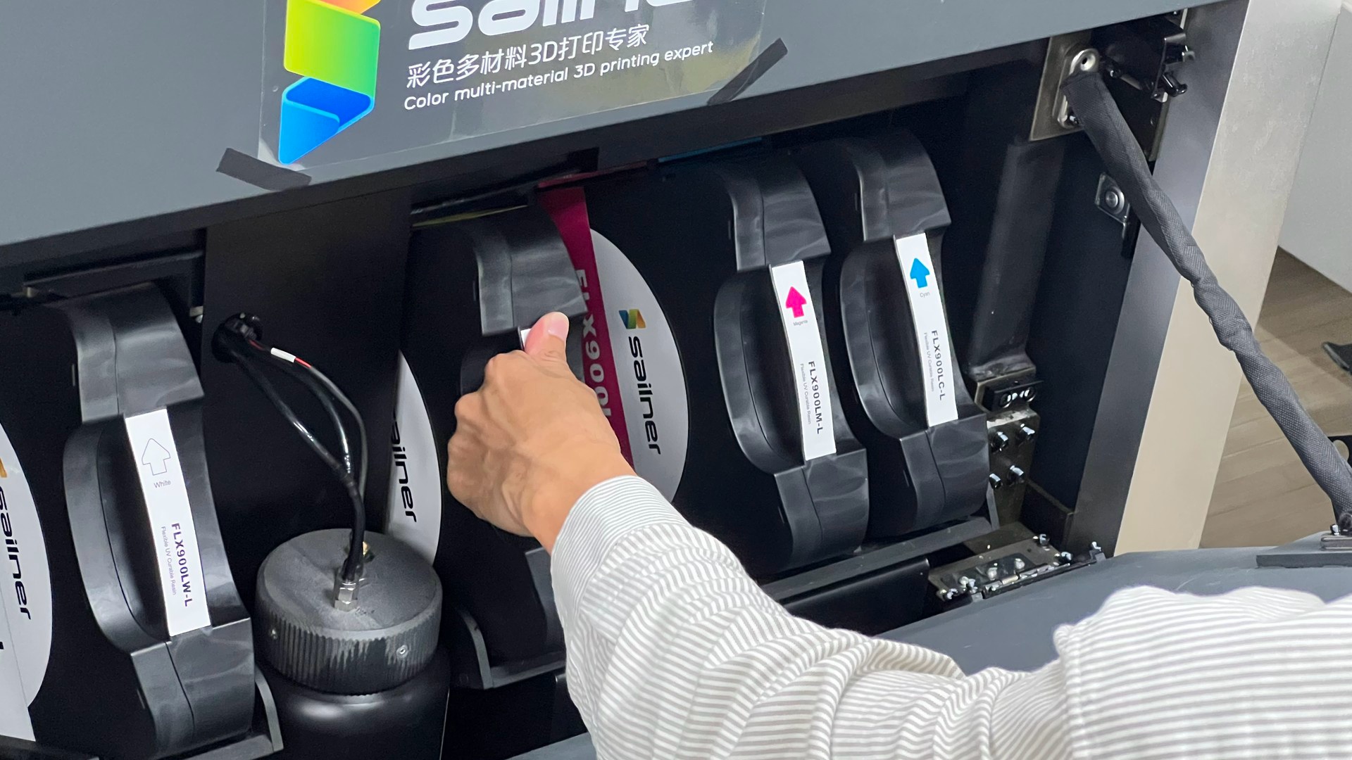 Check the material of WJP 3D printer